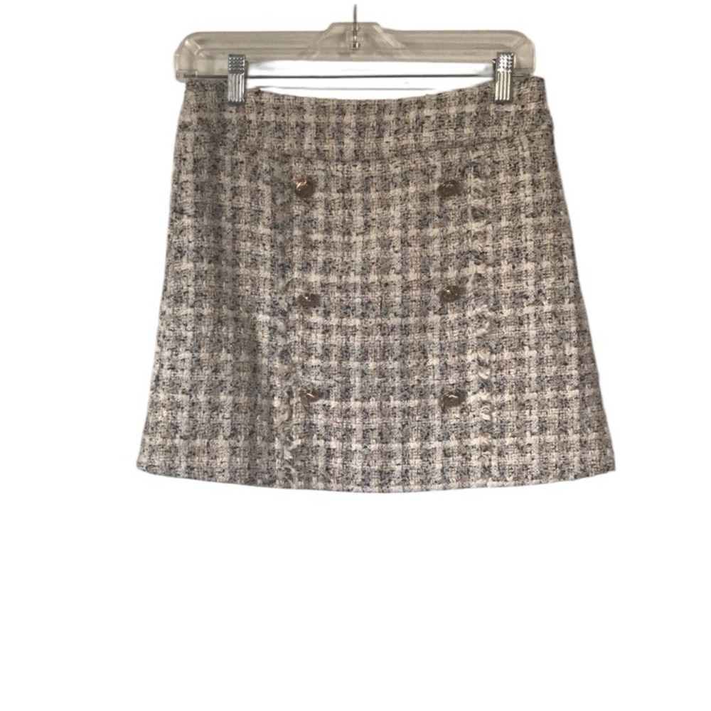 Do+Be tweed mini skirt size medium gold button